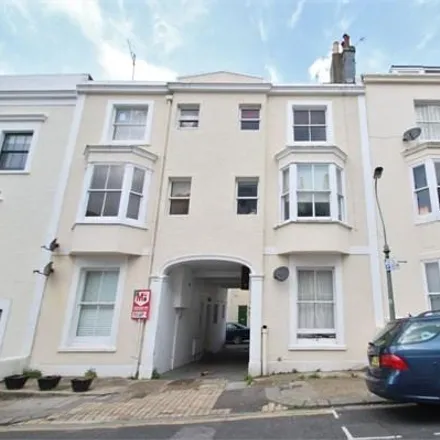 Image 5 - Farm Tavern, 13 Farm Road, Hove, BN3 1FB, United Kingdom - Apartment for rent