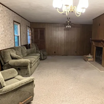 Image 4 - 309 Bluff Street, Bluffs, Scott County, IL 62621, USA - House for sale