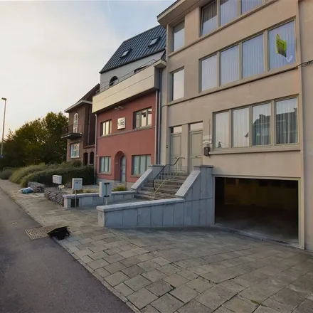 Rent this 3 bed apartment on Gentsesteenweg 102 in 9200 Dendermonde, Belgium