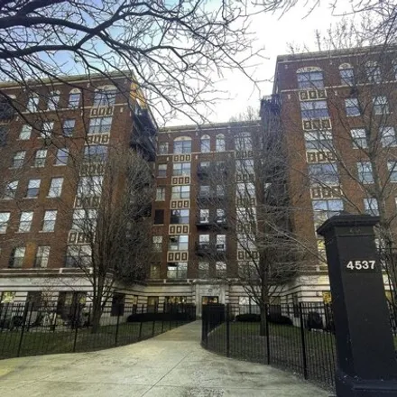 Buy this 2 bed condo on 4530 South Ellis Avenue in Chicago, IL 60615