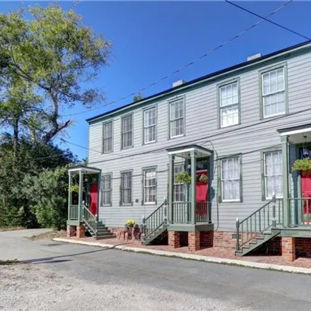 Buy this 6 bed townhouse on 540 East Macon Street in Savannah, GA 31401