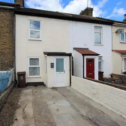 Rent this 3 bed townhouse on Napier Convenience Store in 196 Napier Road, Gillingham