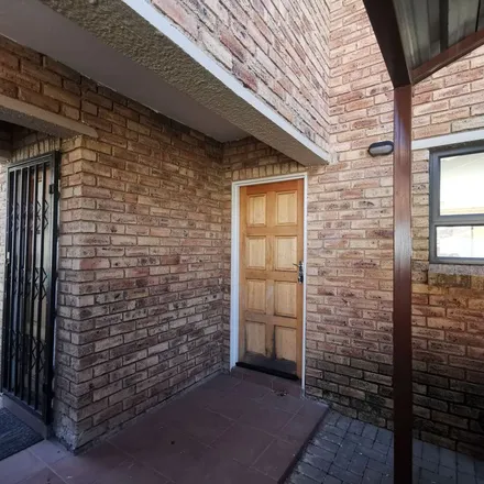 Image 1 - Progress Road, Lindhaven, Roodepoort, 1725, South Africa - Apartment for rent