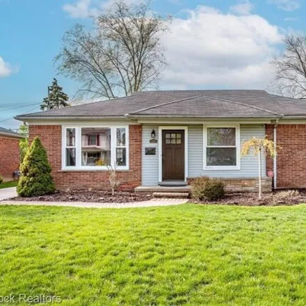 Buy this 3 bed house on 4139 Amherst Road in Royal Oak, MI 48073