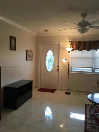 Image 2 - 19 Bath Street, Schall Circle, Palm Beach County, FL 33417, USA - Condo for rent