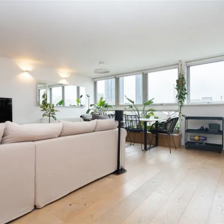 Rent this 2 bed apartment on The Triangle in Goswell Road, London