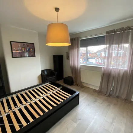 Rent this 4 bed duplex on Okehampton Crescent in Urmston, M33 5HP
