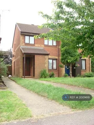 Rent this 3 bed duplex on Holly Gardens in London, UB7 9PE