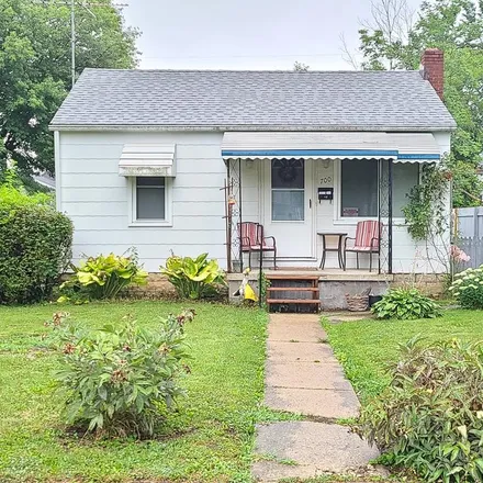 Buy this 2 bed house on 700 Henry Street in Marion, OH 43302