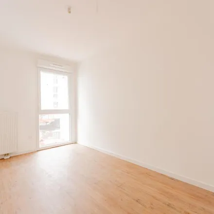 Rent this 3 bed apartment on 39 Rue des Métissages in 59200 Tourcoing, France