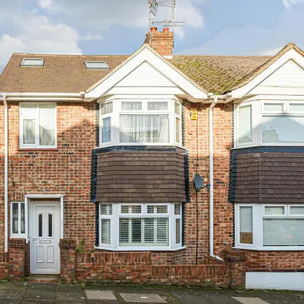 Buy this 5 bed duplex on Dallington Road in Portslade by Sea, BN3 5HS