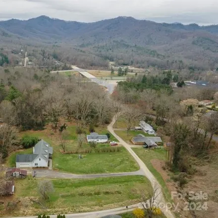 Image 9 - 19 Grey Rock Vly, Black Mountain, North Carolina, 28711 - House for sale
