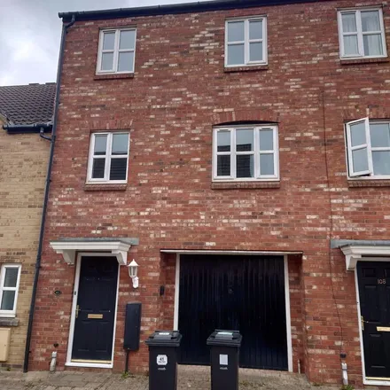 Rent this 4 bed townhouse on 33 Star Avenue in Stoke Gifford, BS34 8RG