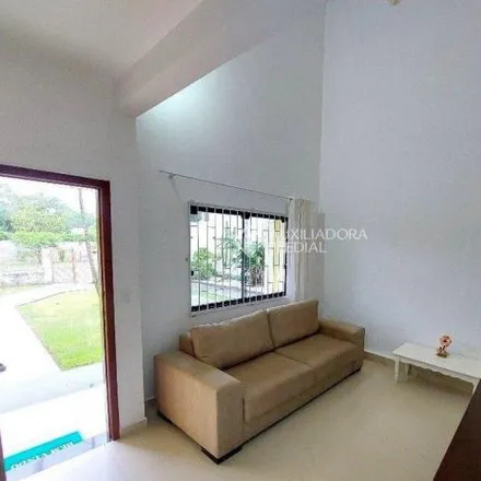 Rent this 4 bed house on Creche Poeta Cruz e Souza in Rua Jardim dos Eucaliptos, Campeche