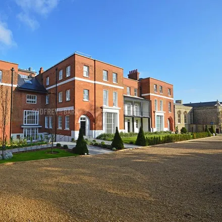 Rent this 4 bed apartment on Medawar Drive in NW7 1SS, United Kingdom