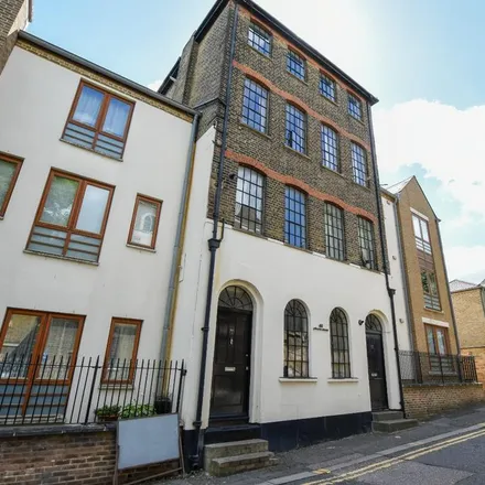 Rent this 2 bed apartment on Church Alley in Gravesend, DA11 0DN