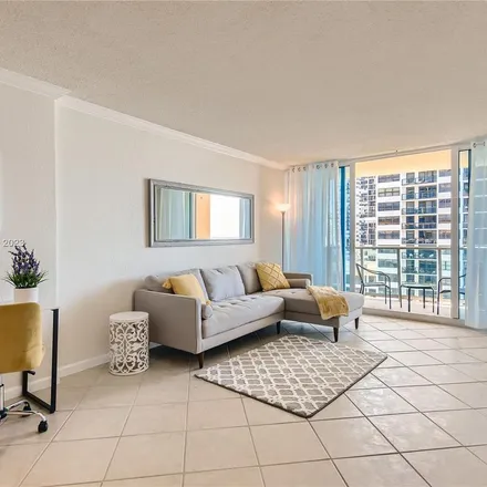 Image 5 - 2514 South Ocean Drive, Beverly Beach, Hollywood, FL 33019, USA - Apartment for rent