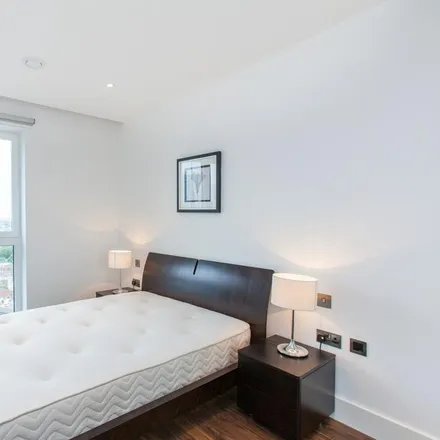 Image 4 - Wiverton Tower, 4 New Drum Street, London, E1 7AS, United Kingdom - Apartment for rent