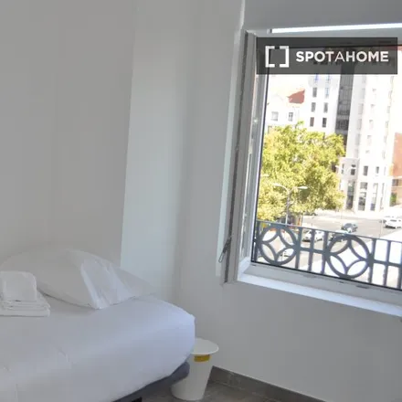 Rent this 36 bed room on Avenida Barbosa du Bocage 52 in 1000-120 Lisbon, Portugal