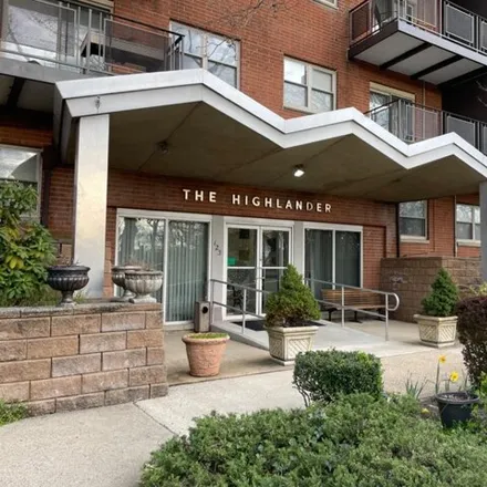 Buy this 1 bed condo on 185 South Adelaide Avenue in Highland Park, NJ 08904