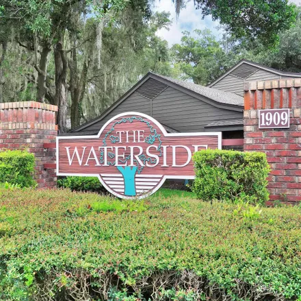 Buy this 2 bed townhouse on 1909 University Boulevard South in Jacksonville, FL 32216