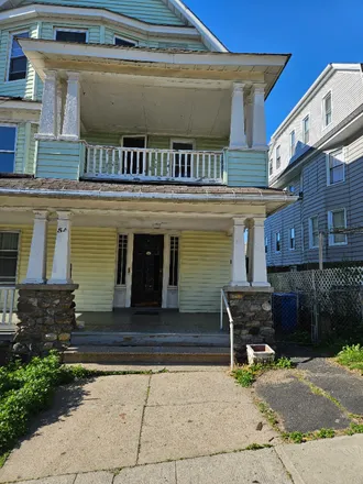Rent this 4 bed condo on 54 wildwood Avenue