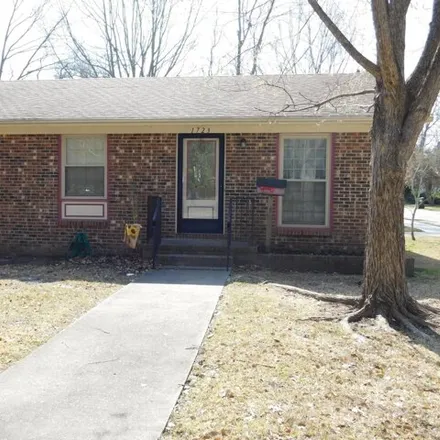 Rent this 3 bed house on 176 6th Street in DeGraffenried Park, New Bern