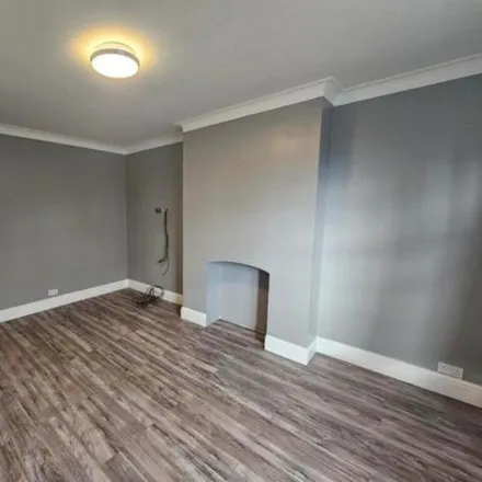 Rent this 3 bed room on De Fresh in 211 Stainbeck Road, Leeds