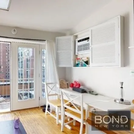 Image 3 - 105 East 37th Street, New York, NY 10016, USA - Townhouse for rent