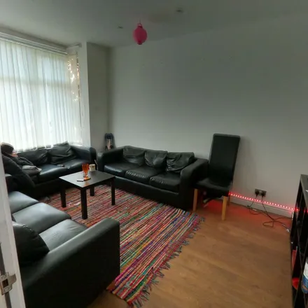 Image 7 - Back Richmond Mount, Leeds, LS6 1BY, United Kingdom - Apartment for rent