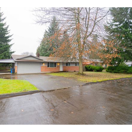 Rent this 3 bed house on NE 74th St in Vancouver, WA