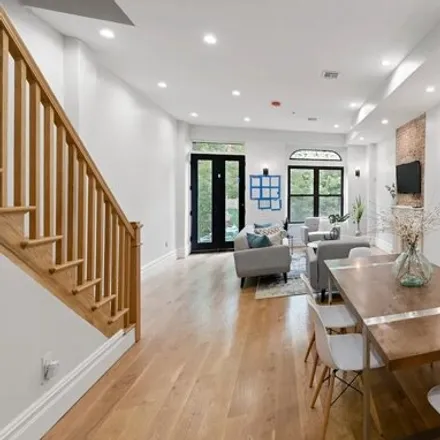 Image 3 - 734 Halsey Street, New York, NY 11233, USA - Townhouse for rent