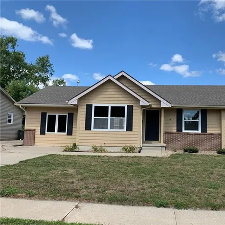 Buy this 4 bed house on First Baptist Church in West Washington Street, Winterset