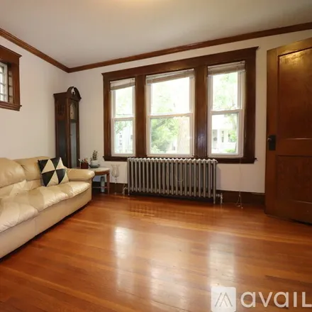 Image 1 - 209 Aspinwall Ave, Unit 1 - Apartment for rent