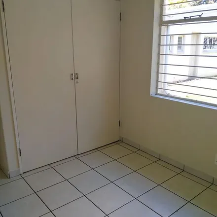 Image 9 - Dis-Chem, Pinaster Avenue, Hazelwood, Pretoria, 0102, South Africa - Apartment for rent