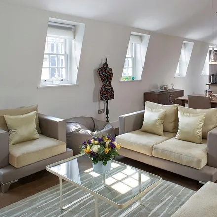 Rent this 3 bed apartment on 124 Brompton Road in London, SW3 1JD