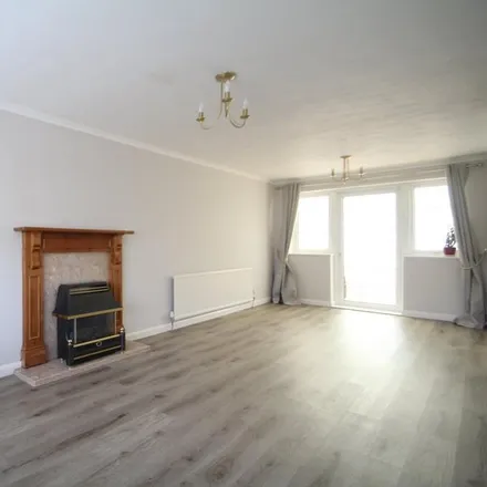 Image 2 - Hawthorne Avenue, Wetherby, LS22 7QX, United Kingdom - House for rent