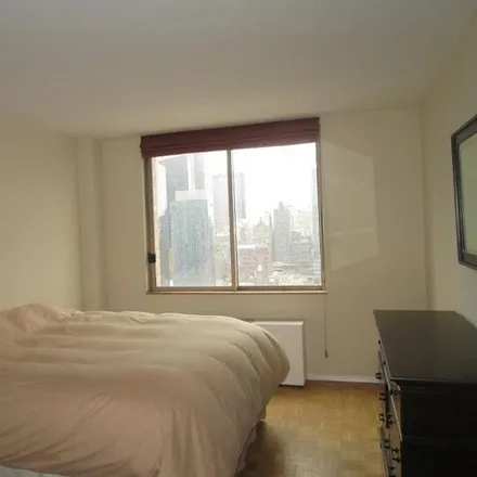 Image 3 - Worldwide Plaza, West 50th Street, New York, NY 10019, USA - Condo for rent