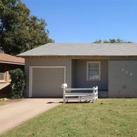 Rent this 3 bed house on 841 Briarwood Street in Abilene, TX 79603