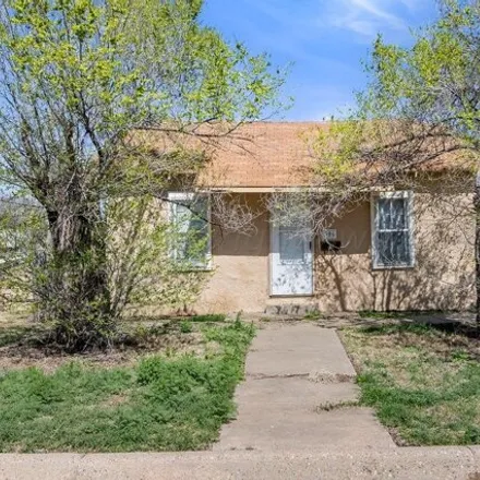 Image 2 - 324 North Hazel Street, Pampa, TX 79065, USA - House for sale