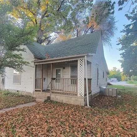Buy this 3 bed house on 300 West Jackson Street in Iola, KS 66749