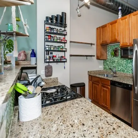 Image 7 - Paramount Lofts Condominium, 1645 West Ogden Avenue, Chicago, IL 60612, USA - Condo for sale