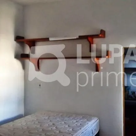 Rent this 3 bed house on Rua Alves Porto 299 in Vila Sabrina, São Paulo - SP
