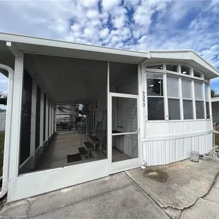 Buy this studio apartment on Tracy Drive in Highlands County, FL