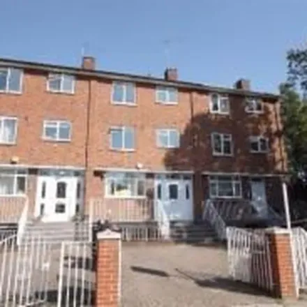 Rent this 4 bed townhouse on 2 Wadham Gardens in London, NW3 3DP