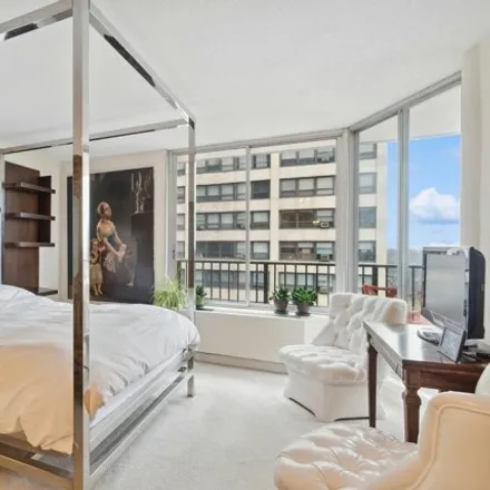 Image 8 - The Waterford, 4170-4180 North Marine Drive, Chicago, IL 60613, USA - Condo for sale