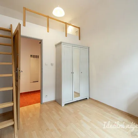 Image 4 - Březiněveská, Klapkova, 182 00 Prague, Czechia - Apartment for rent