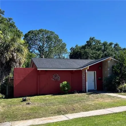 Image 4 - 8320 W Elm St, Tampa, Florida, 33615 - House for sale