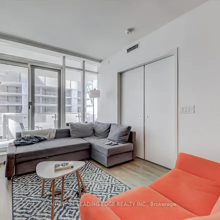 Image 2 - New Leaf Spa, 408 Bloor Street West, Old Toronto, ON M5S 2N5, Canada - Apartment for rent