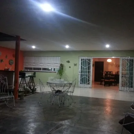 Rent this 1 bed apartment on Boyeros in Comunidad Médicos, CU